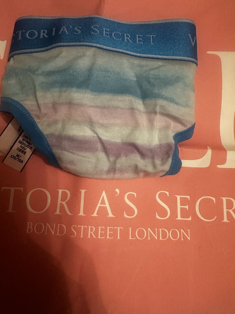 Бельо, прашки Victoria’s Secret