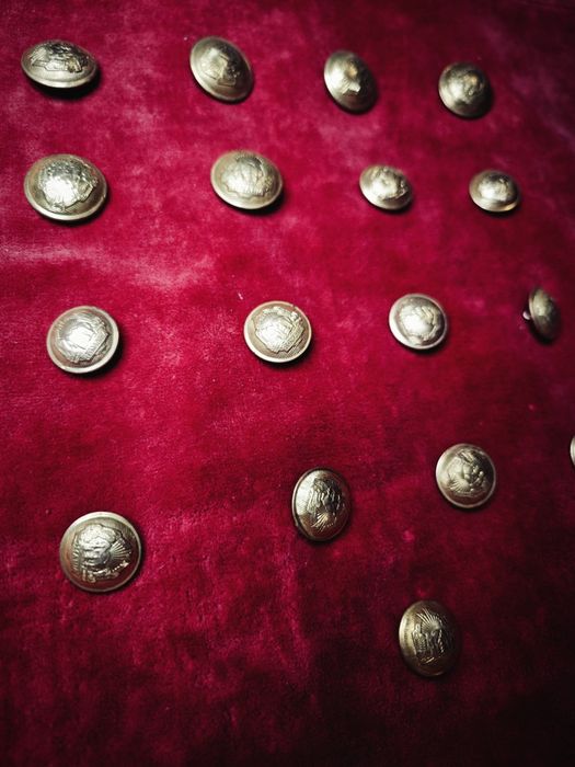 Set militar vintage – nasturi și petlițe epocă comunistă

Stare