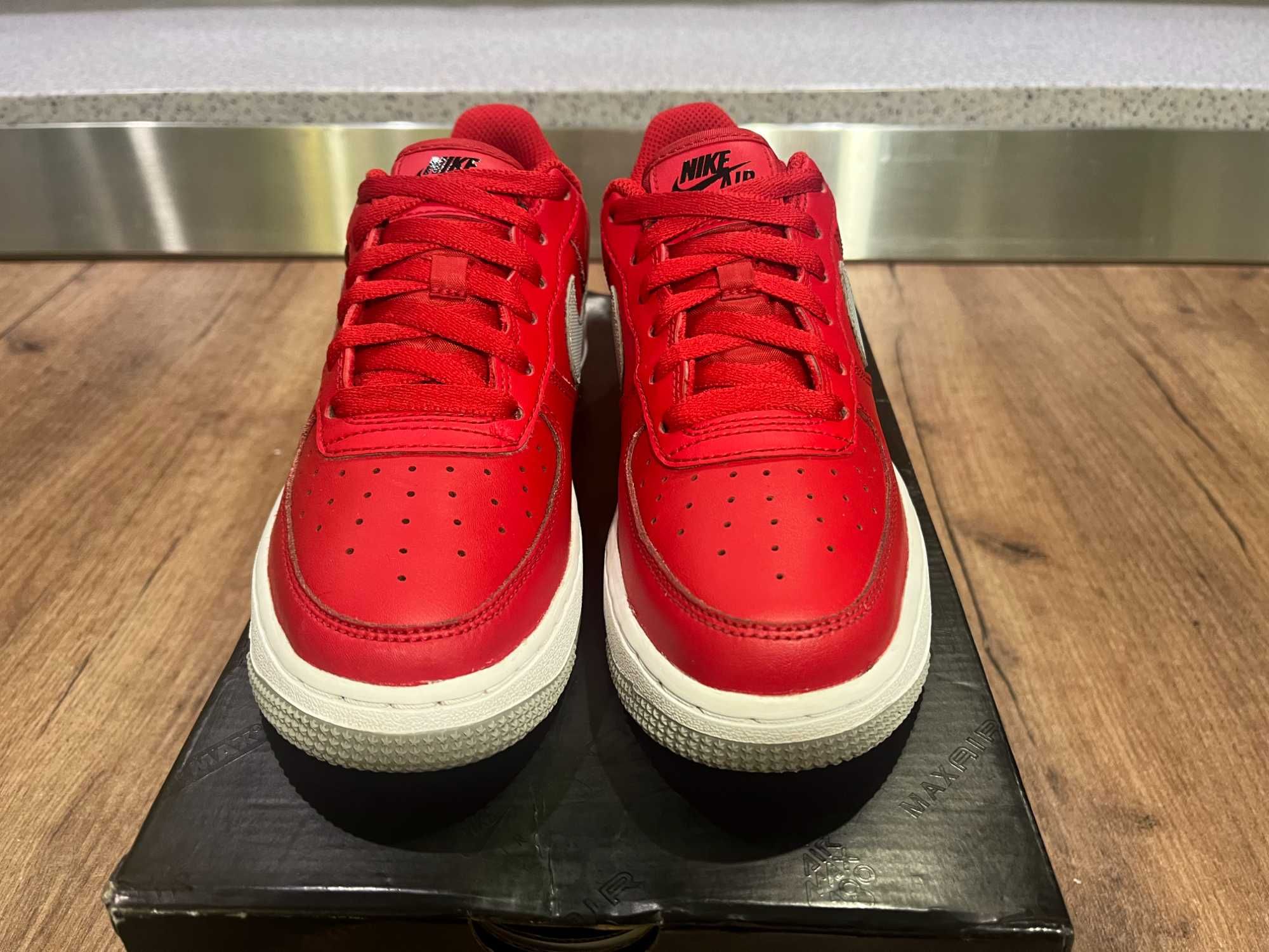 ОРИГИНАЛНИ *** Nike Air Force 1 Low GS 'University Red'