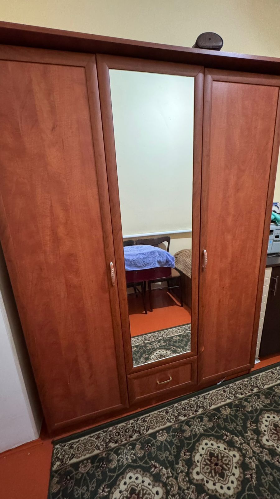 Шкаф в отличном состоянии.