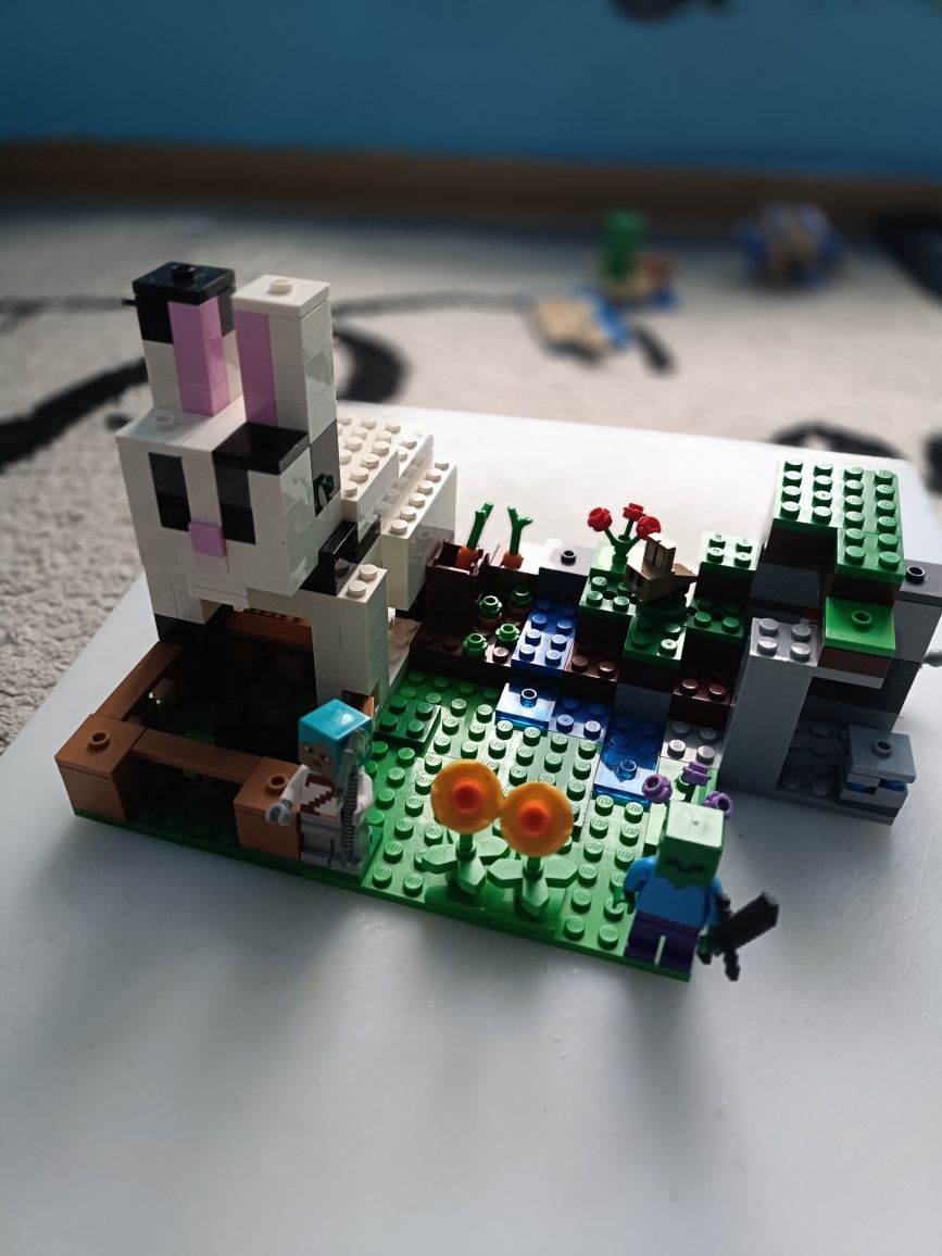 LEGO® Minecraft - Ferma de iepuri 21181, 340 piese
