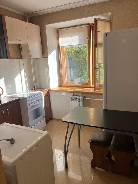 Продам 1 ком квартиру 20 мкр 2 этаж