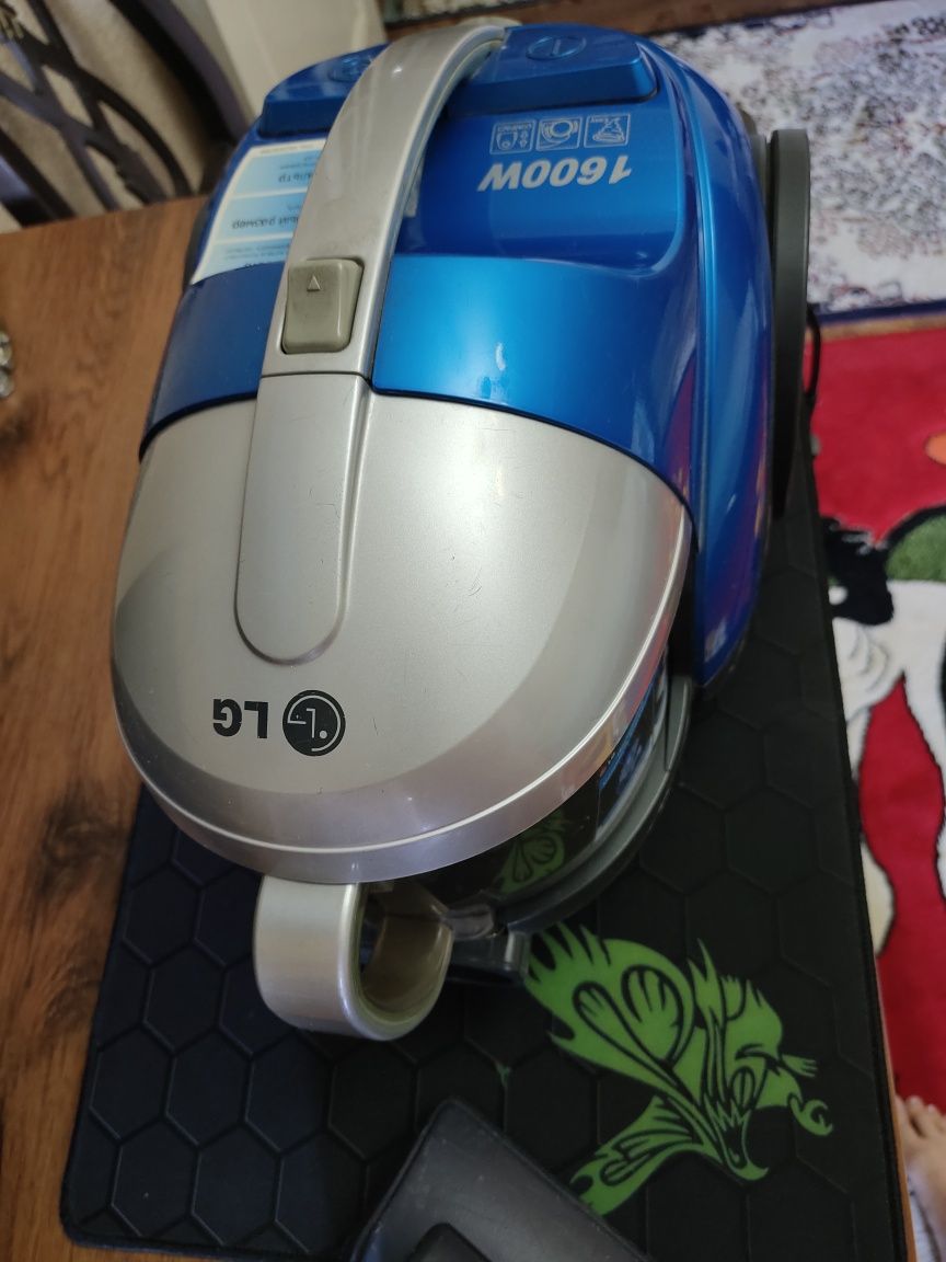 Продам пылесос LG
