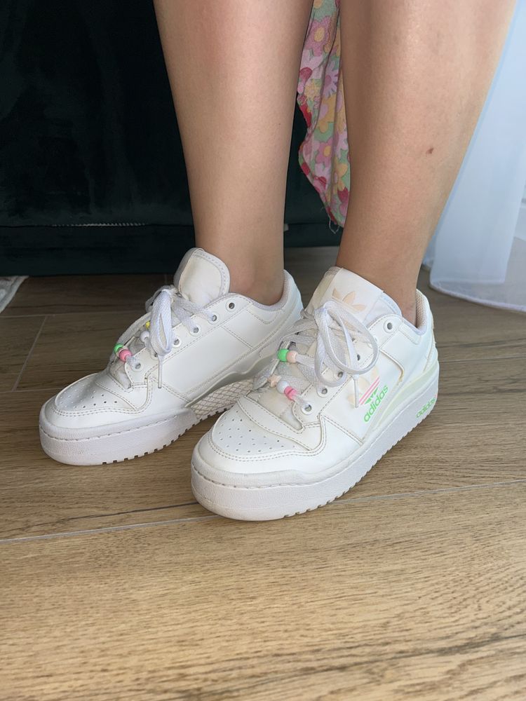 Adidasi adidas marimea 36