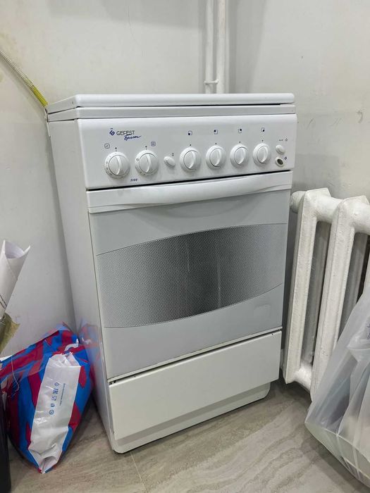 Продаётся газовка с духовкой Gefest