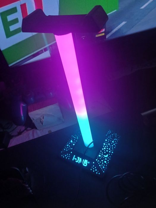 Vand suport de casti