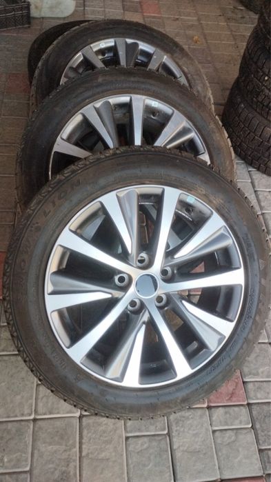 Авто шины и диски на машину Camry 55