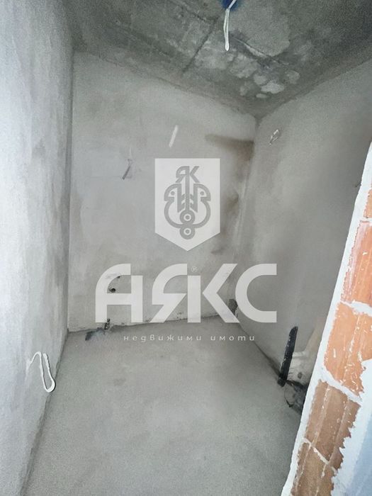 Тристаен апартамент в Центъра