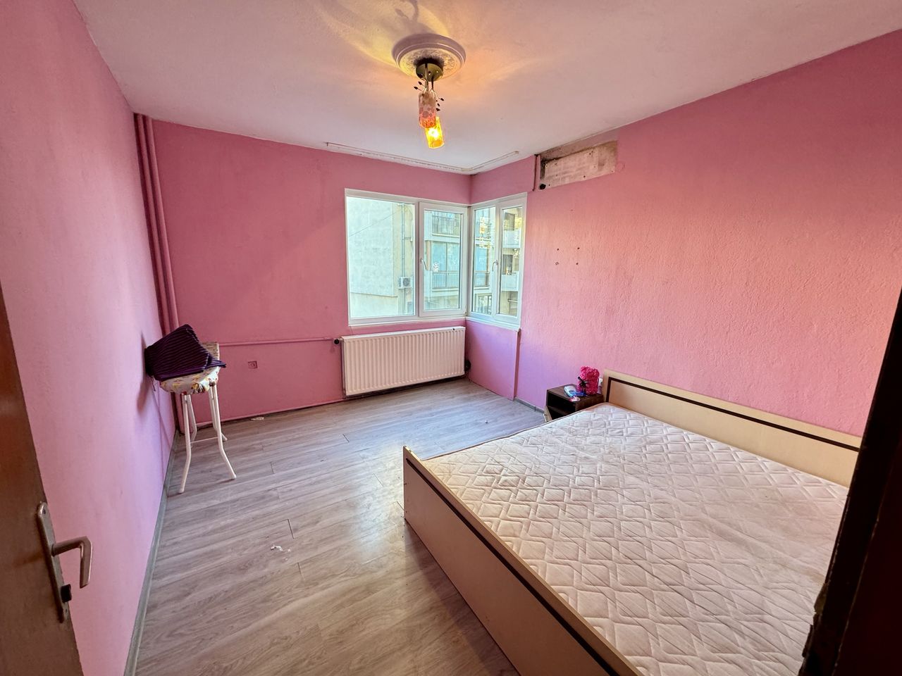Продава се Тристаен апартамент в Велико Търново, Акация - 82 кв.м за 1153 €/кв.м - Снимка #2