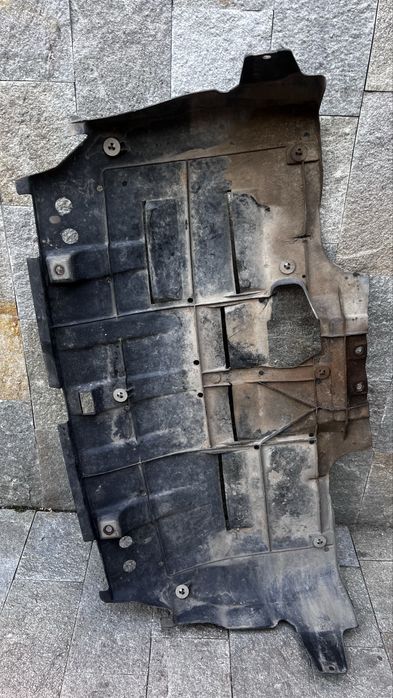 Кора за под двигателя на subaru forester 2000г.