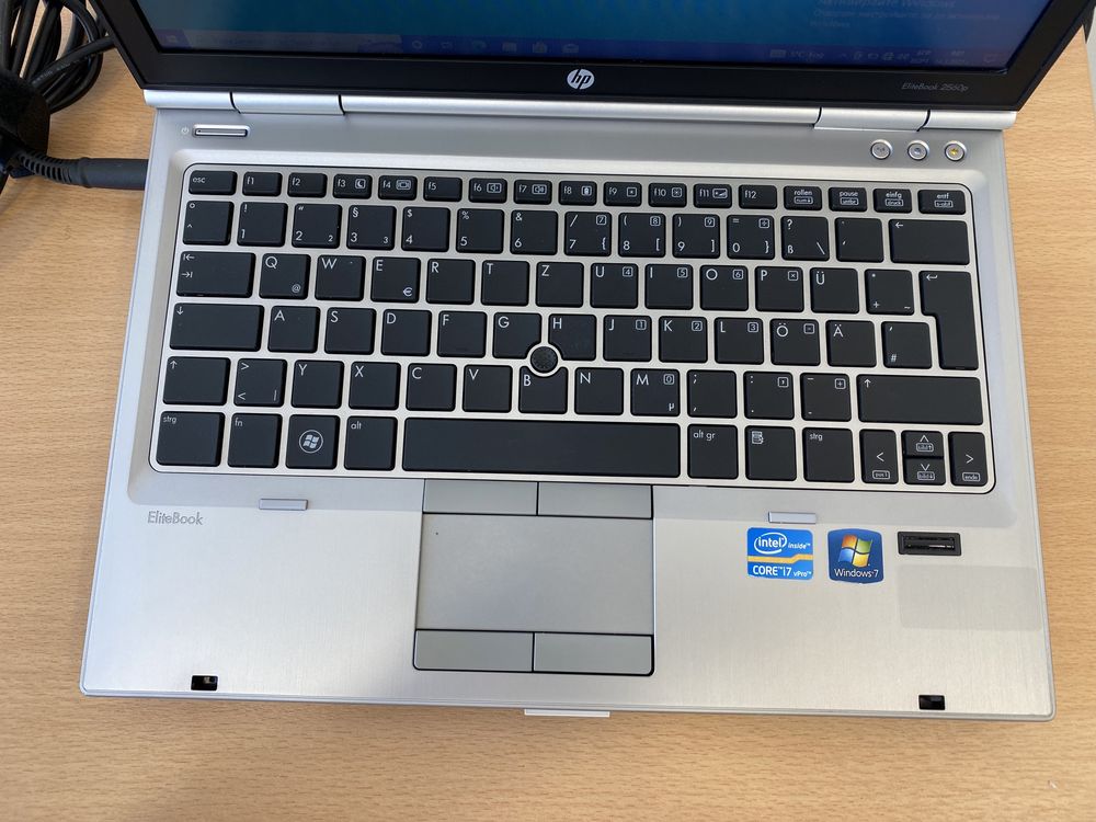 HP EliteBook 2560p i7-2/4GB DDR3/320GB