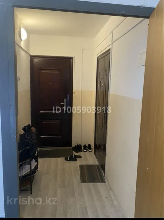 продам 3-х комнатную квартиру, в 11 мкр , 8/10 эт.