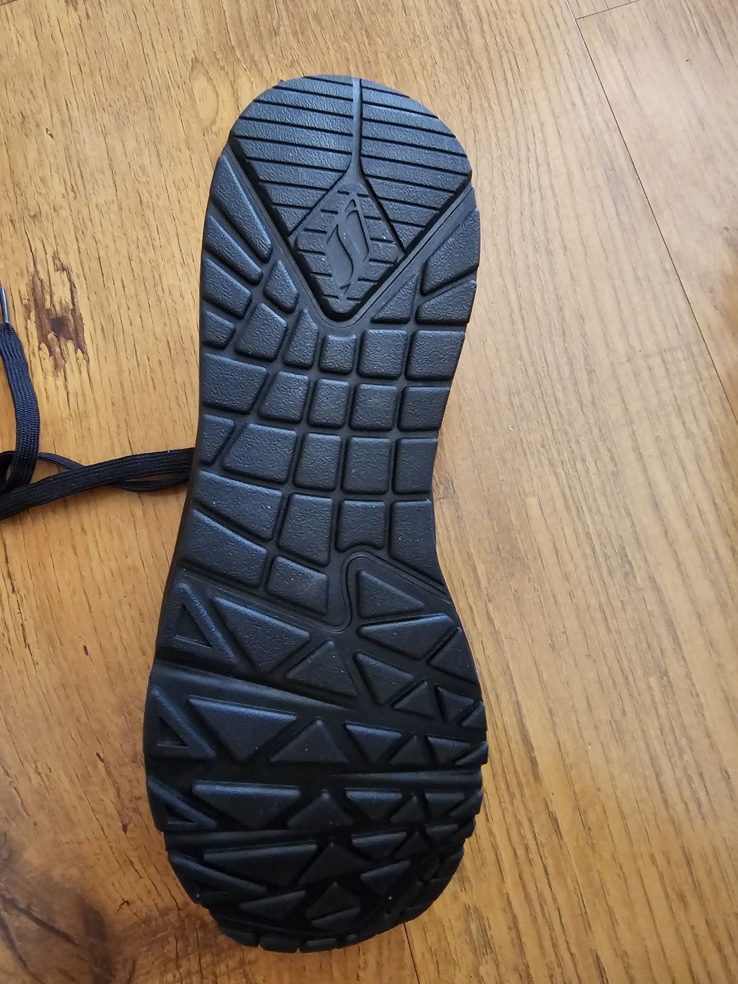 Мъжки обувки SKECHERS AIR-COLED (чисто нови).