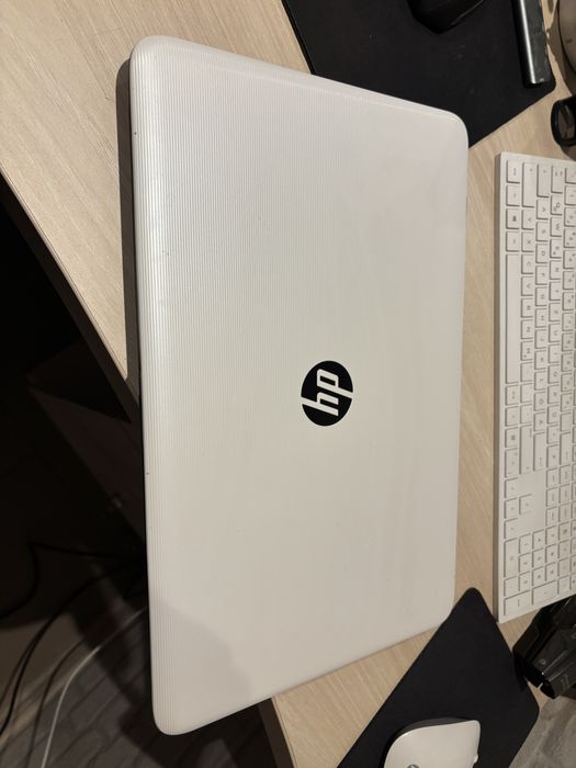 Laptop hp i3 hars ssd