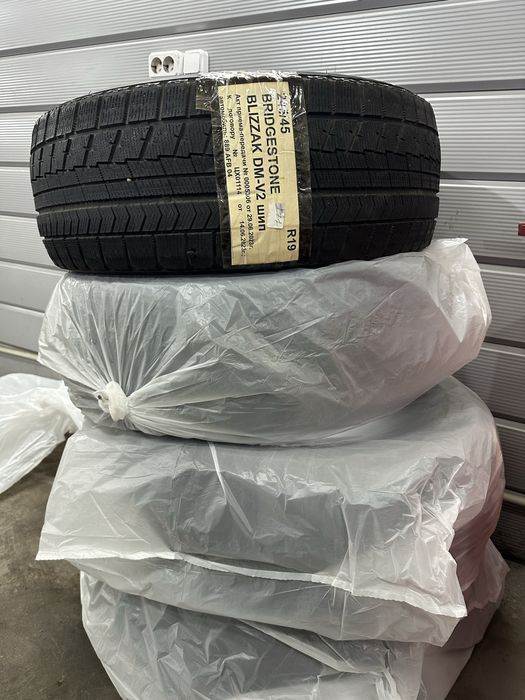 Зимние шины BRIDGESTONE BLIZZAK 245/45/19