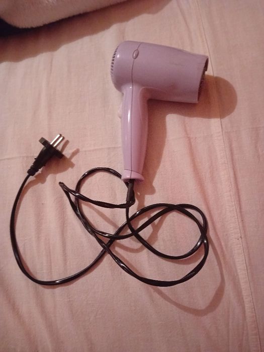 Сешоар Philips compact 1300