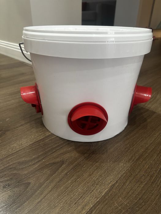 Кормушка автоматическая для домашней птицы с ведром