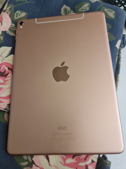 iPad Pro 9.7 – 128 GB, Wi-Fi + SIM – Rose Gold