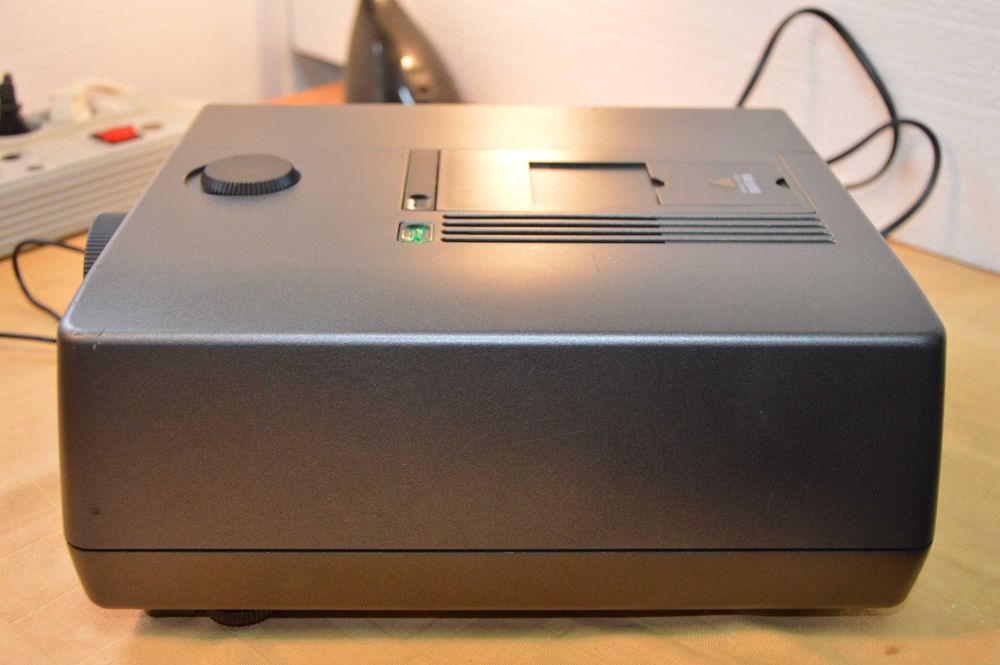 Aparat proiectie diapozitive Braun Paximat Multimag 250 S-AF