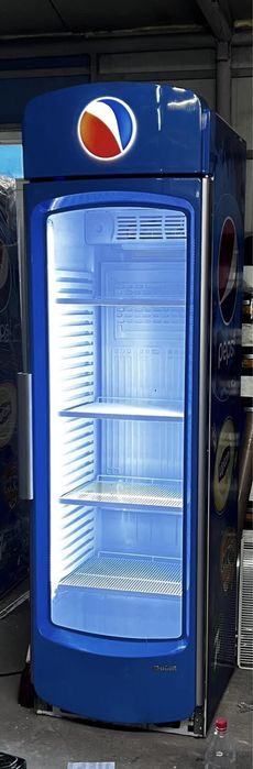 Vitrina frigorifica verticala pentru sucuri