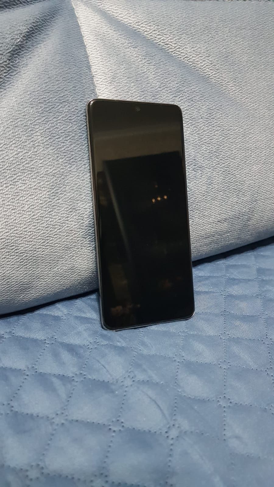 Обменяю Samsung s 20+