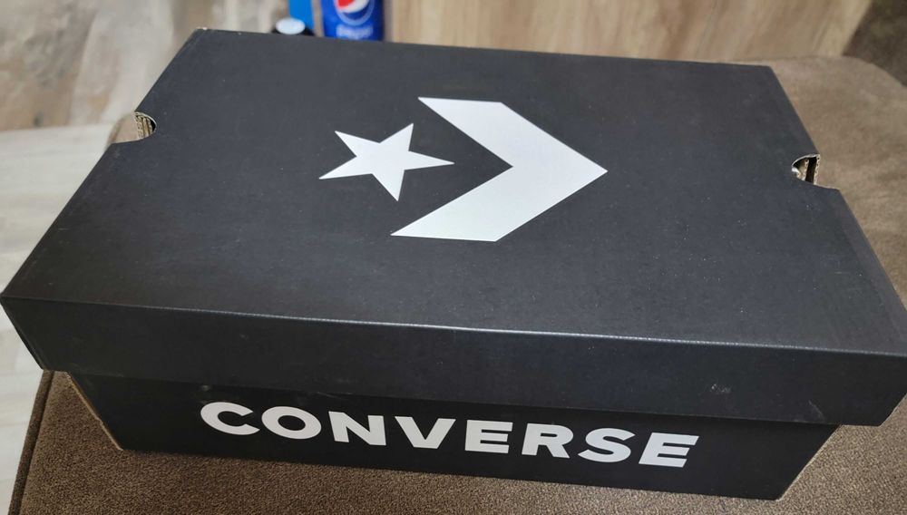 маратонки Converse