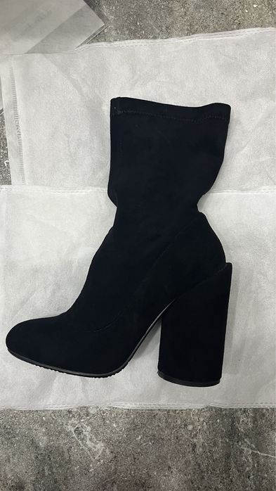 Продам замшевые полусапожки