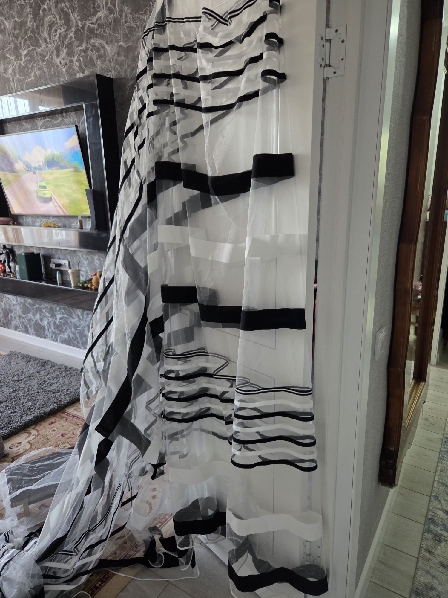 Продам красивую, модную тюль