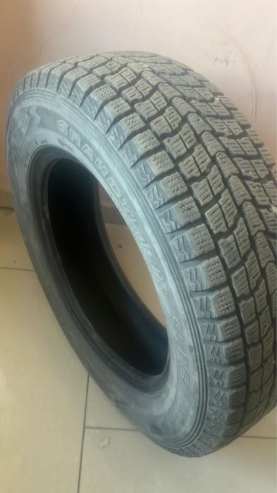 Продам автошины Dunlop Grandtrek