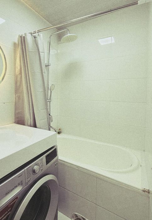 Чиланзар метро Мирзо Улугбек 2 комнаты 3 этаж дом вдоль дороги