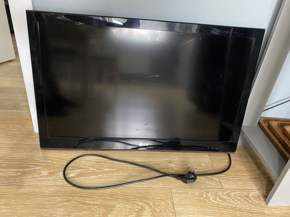 Телевизор LG 32 диагональ, HDMI 1,2,3