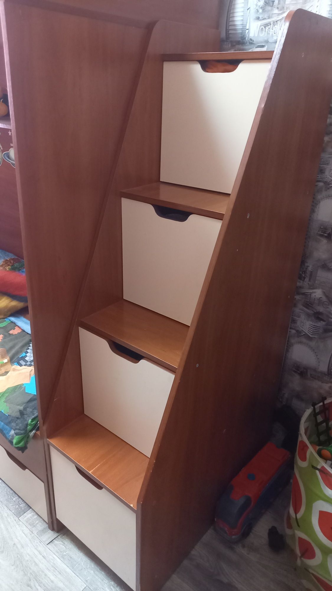 Продам двухярусную кровать