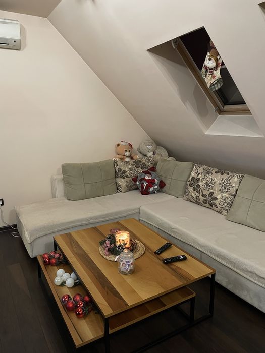 Дървена холна маса