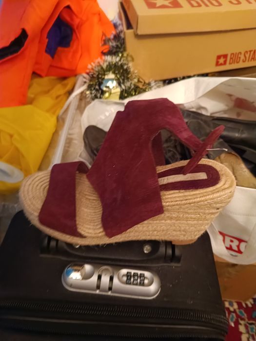 Sandale HM,noi,cu eticheta