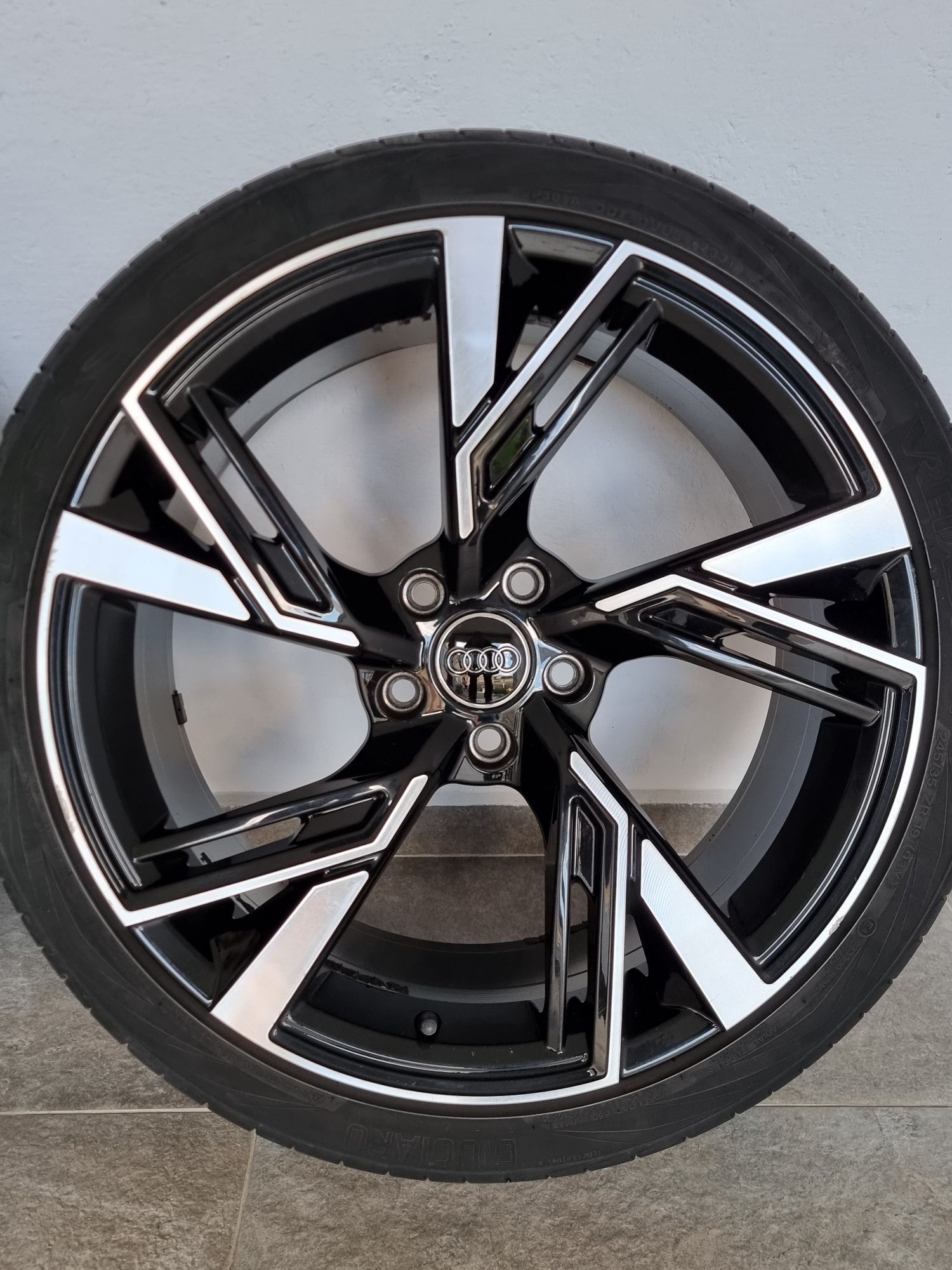 19" AUDI Джанти с Гуми A3 А4 А5 А6 А7 А8 Q3 Q5 Q7 5×112 8.5J ET33