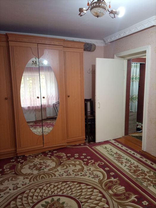 Uy Sotiladi Ugam ga yaqin joyda