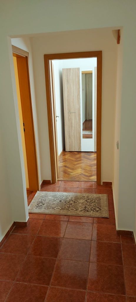 Particular,închiriez apartament 2 camere , zona Filarmonica Brasov.