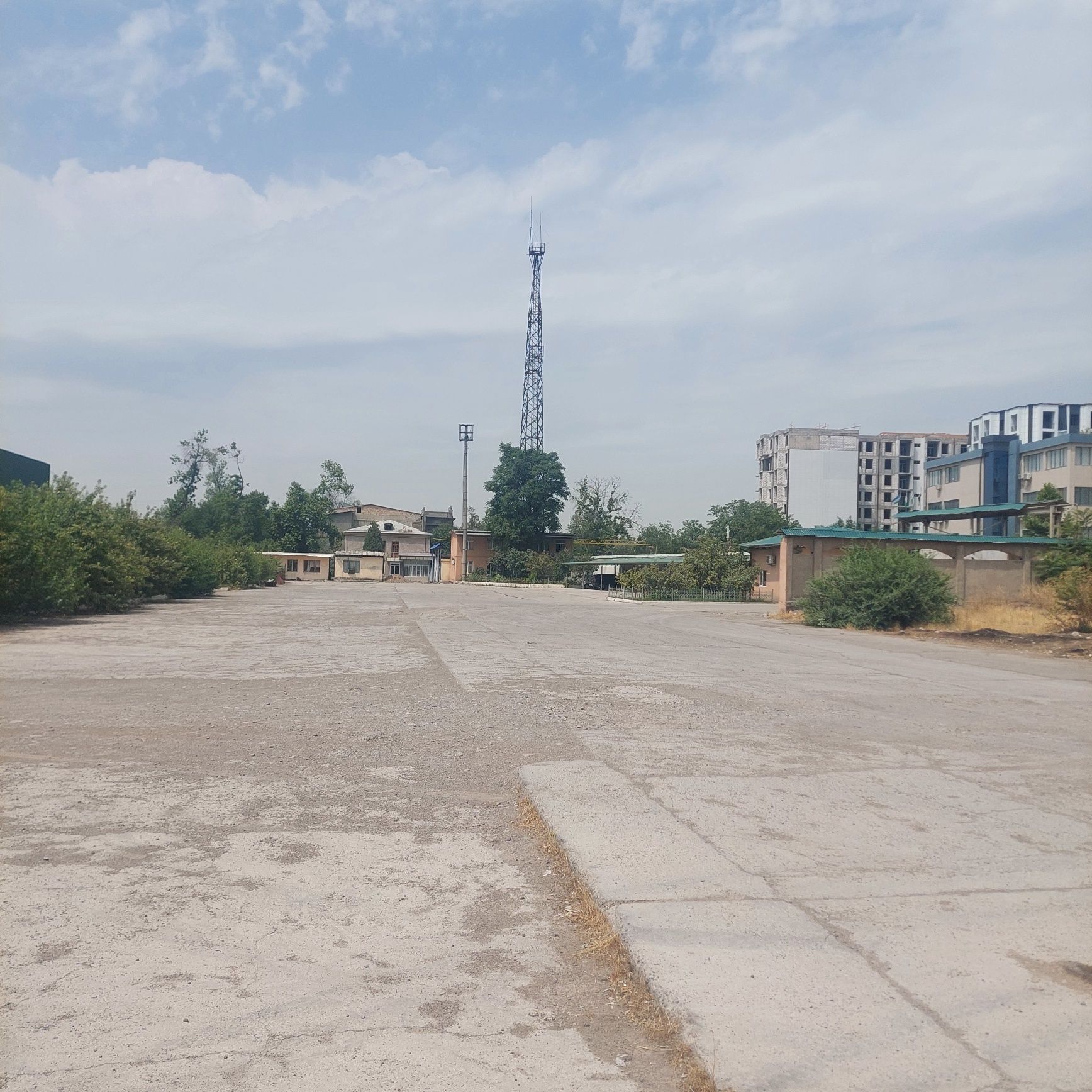 Арендага казлавой кран тегидан ва буш ерларни берамиз.