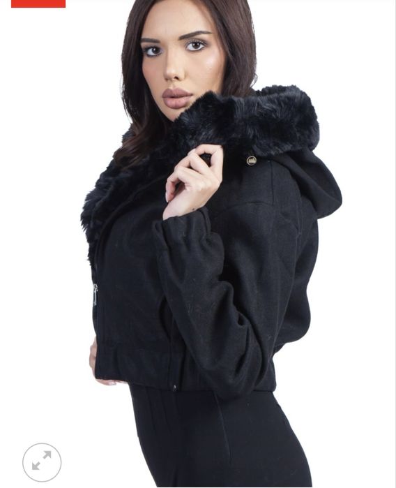 Зимно късо палто в черно