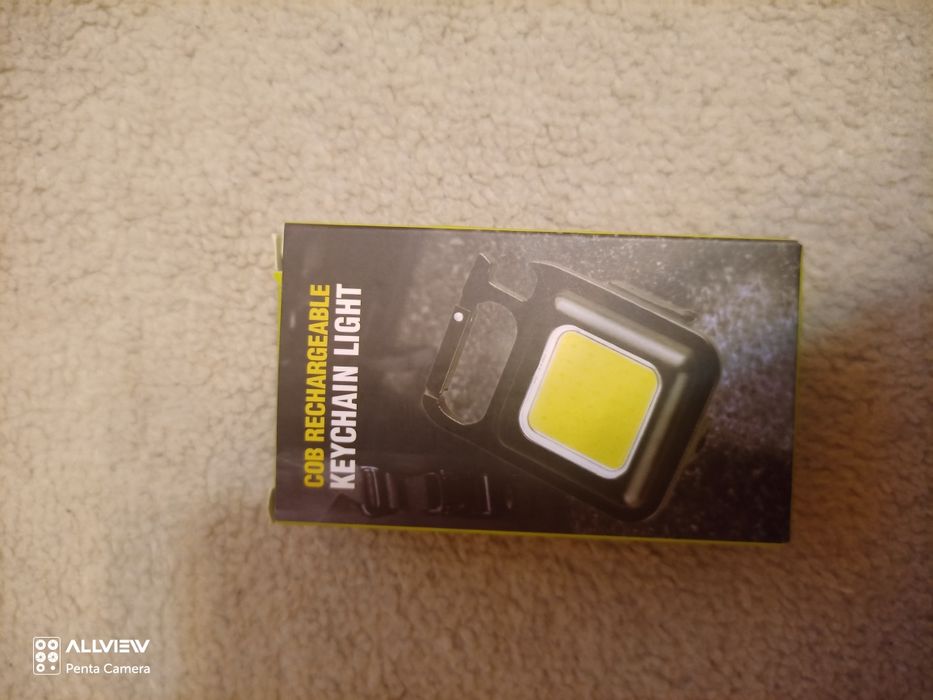 Vând lanterne cu încărcare pe usb C