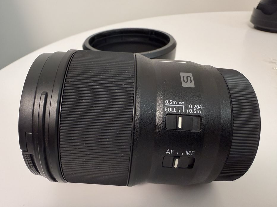 Panasonic Lumix 100mm Macro si 24-105mm