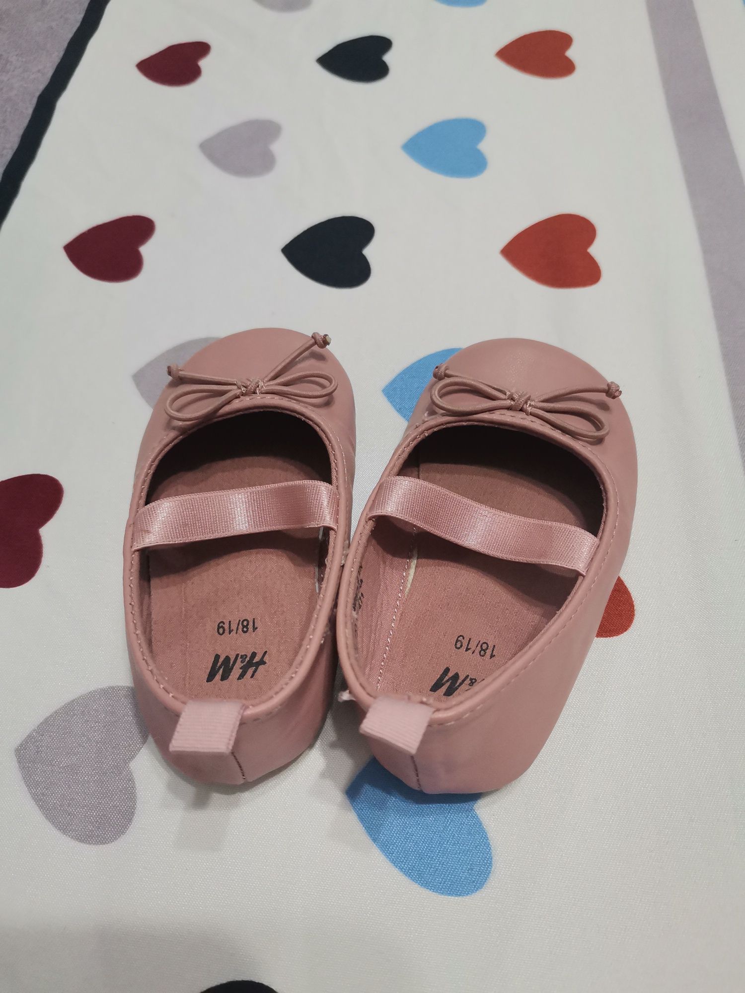 Opincute roz H&M