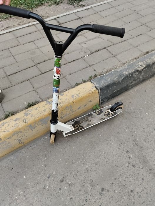 Трюковой самокат на ходу сломан заднее колесо