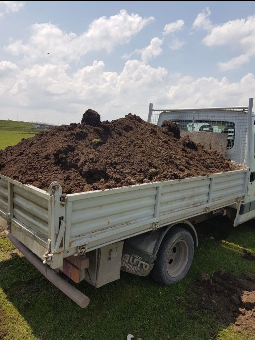 Ofertă Pamant negru vegetal din decopertare