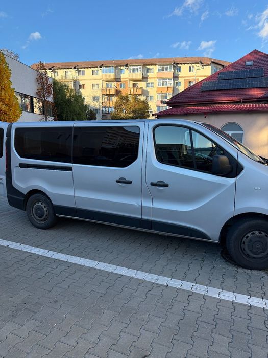 Opel Vivaro Stare excelenta . 1.6 bi-turbo, 8+1 , varianta lunga