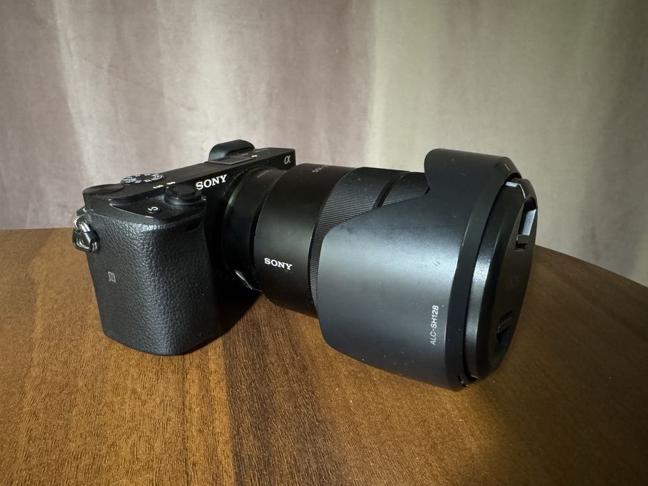 Камера Sony A6300 и 18-105 объектив