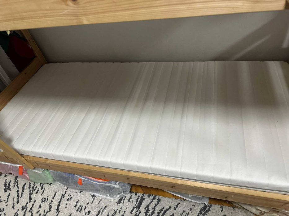 Se vinde pat suprapus/supraetajat copii Ikea