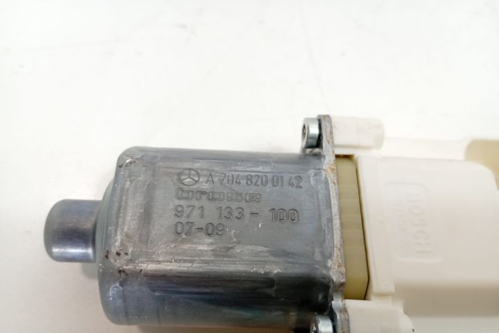 Motoras macara stanga fata A2048200142 Mercedes-Benz C-Class W204/S20