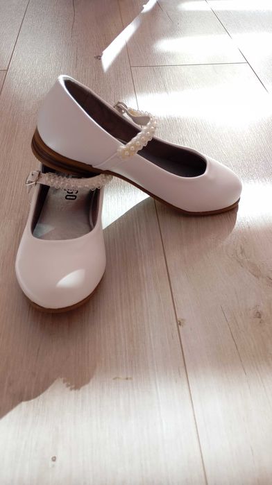 Нови официални обувки за момиче 32 номер