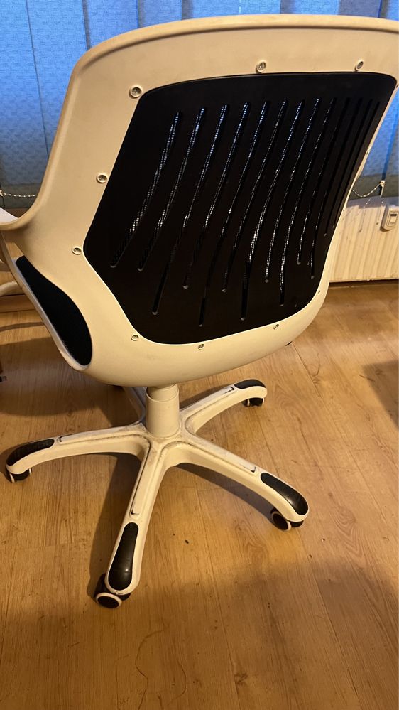 Стол за компютър/офис